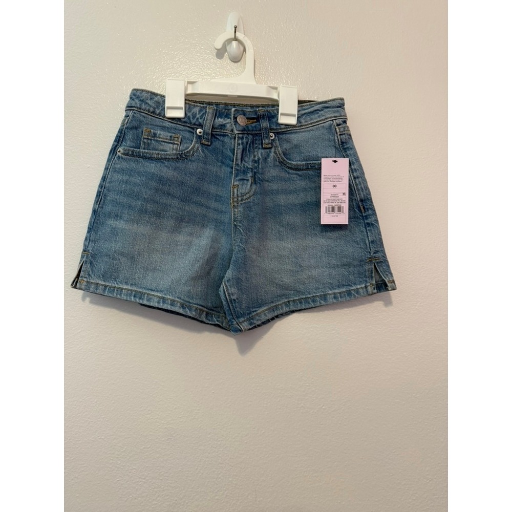 Wild Fable Womens Mid Rise Midi Denim Shorts Light Wash Blue Size 00 Distressed